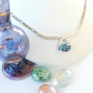Collier Topaze bleue London et diamants