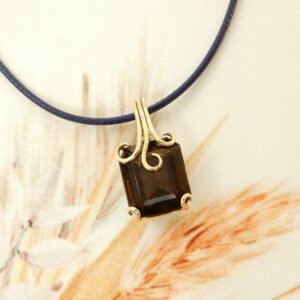 Pendentif or et quartz fumé
